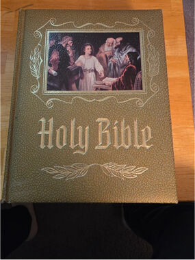 Vintage 1970s Heirloom Family Bible King James Version KJV Large Gold Padded